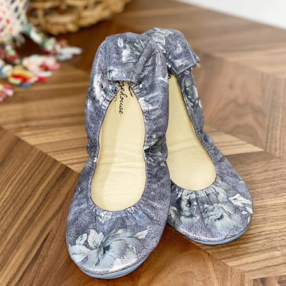 *BRAND NEW* Antique Floral